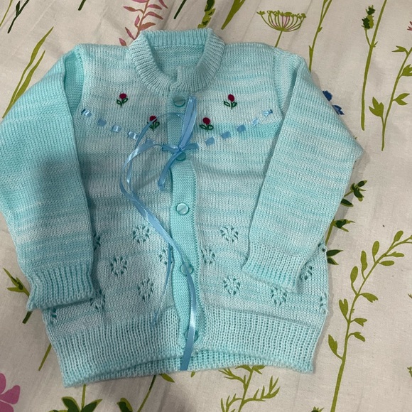 💙copy list💙 sold . New. Baby sweater / booties/ cap set - Picture 3 of 4